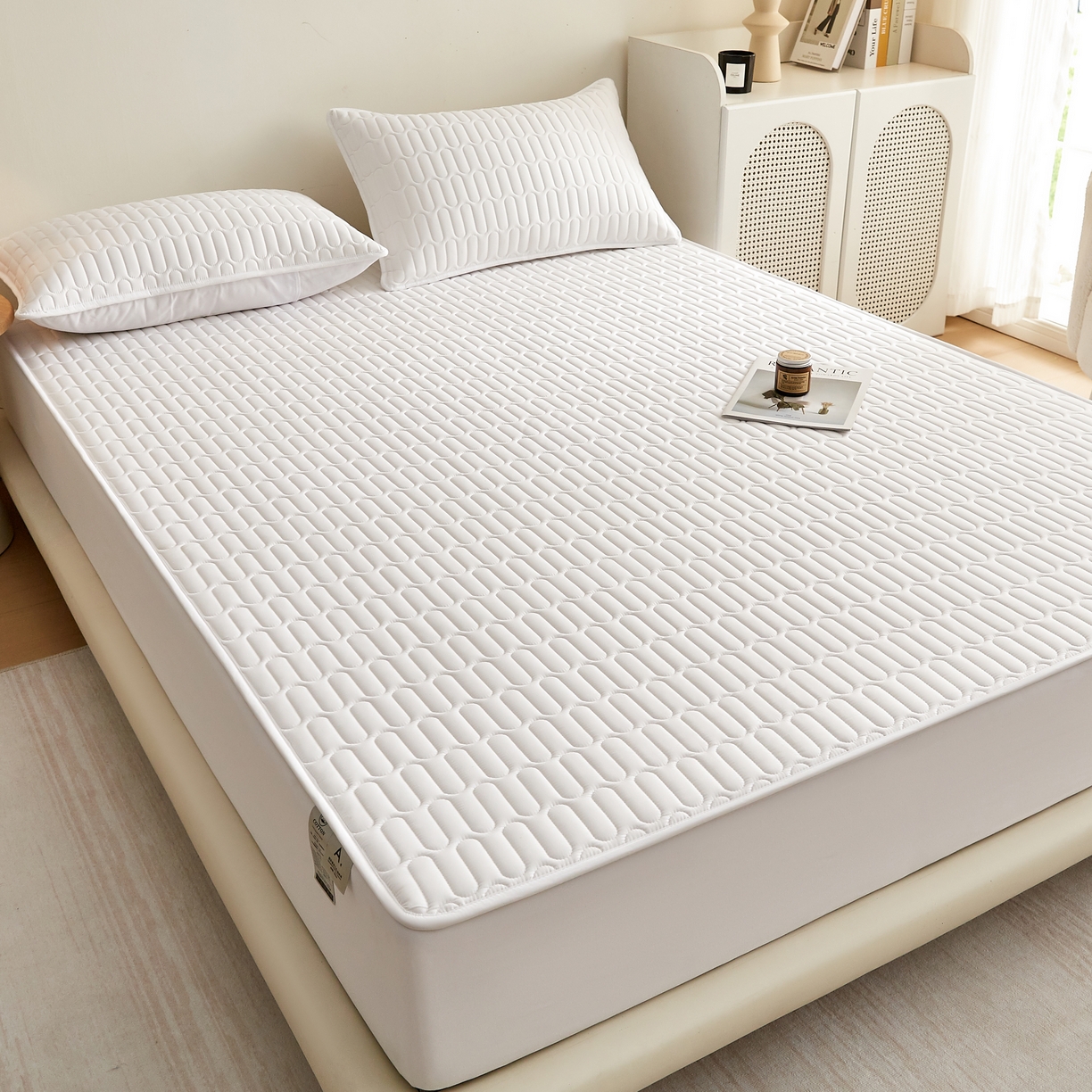 91家纺网 家纺一手货源 找家纺 蕾诺家纺 2025新款 菱格水洗棉亲肤棉夹棉床笠 菱格-白色