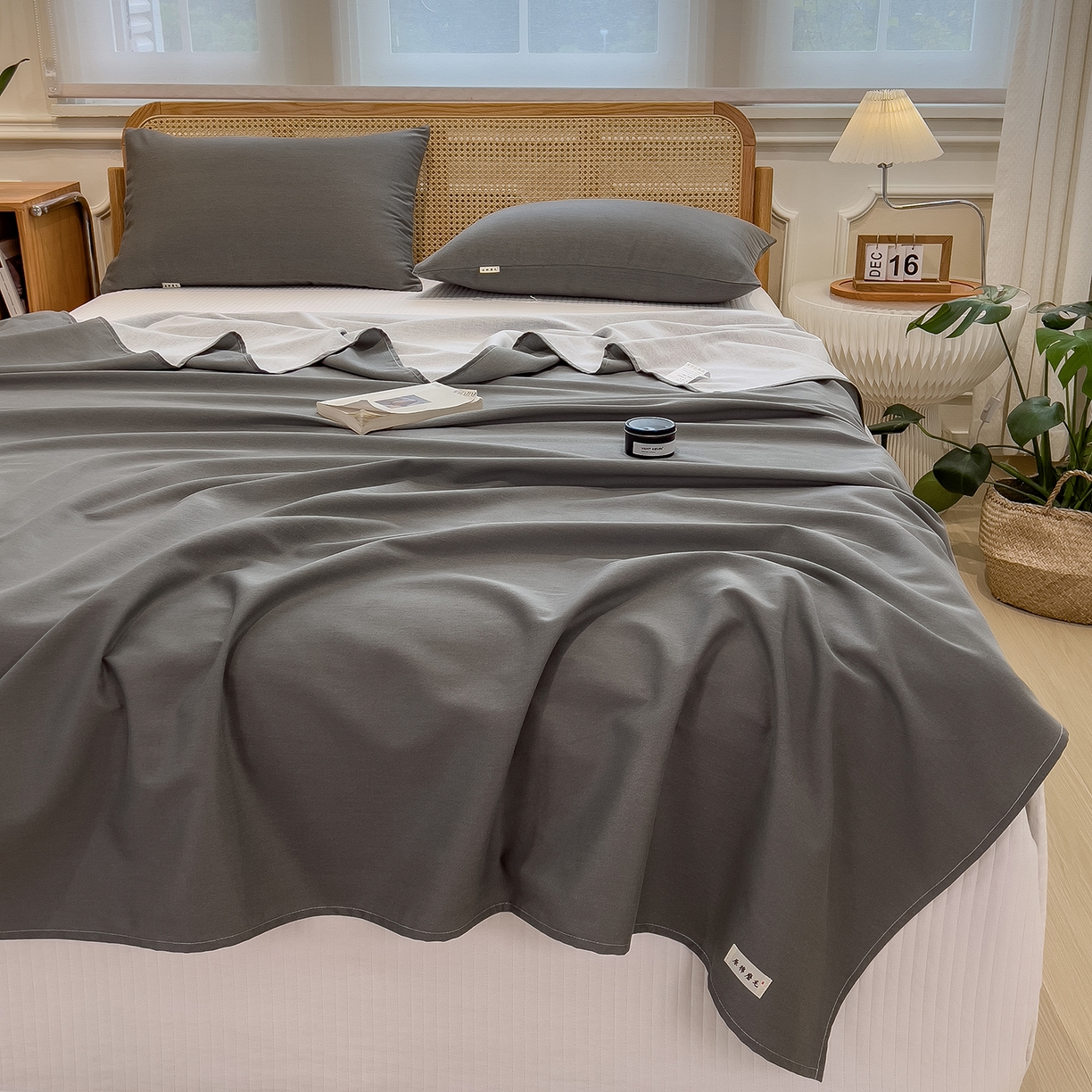 91家纺网 家纺一手货源 找家纺 芃成家纺 2025新款原棉生态磨毛单床单 高级灰