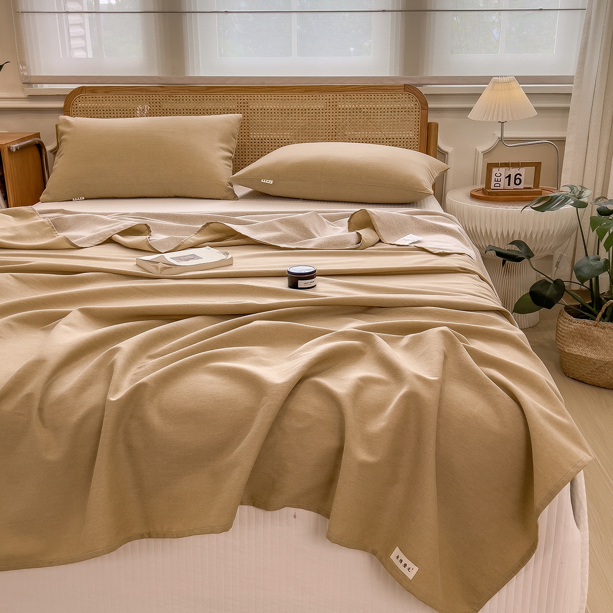 91家纺网 家纺一手货源 找家纺 芃成家纺 2025新款原棉生态磨毛单床单 香槟金