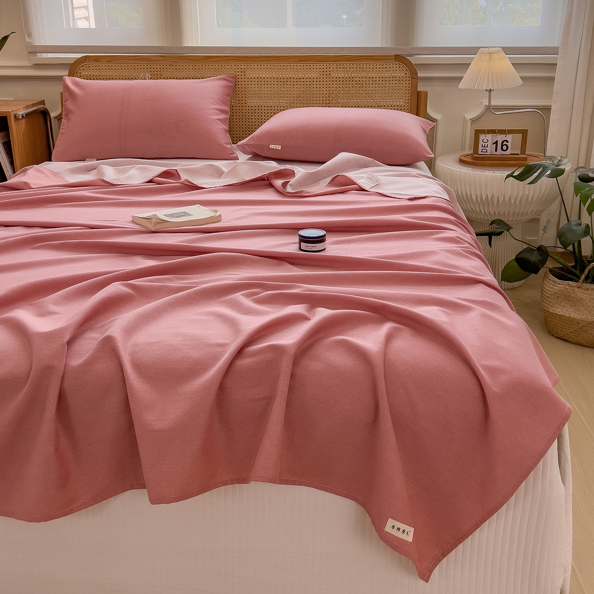 91家纺网 家纺一手货源 找家纺 芃成家纺 2025新款原棉生态磨毛单床单 珊瑚粉