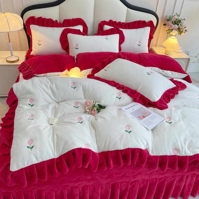 91家纺网 家纺一手货源 找家纺 茉保家纺 2025新款高克重9.5斤婴儿绒牛奶绒绣花夹棉床盖四件套 郁金香-白拼红
