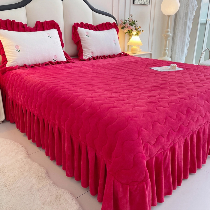 91家纺网 家纺一手货源 找家纺 茉保家纺 2025新款高克重9.5斤婴儿绒牛奶绒绣花夹棉床盖四件套 郁金香-白拼红