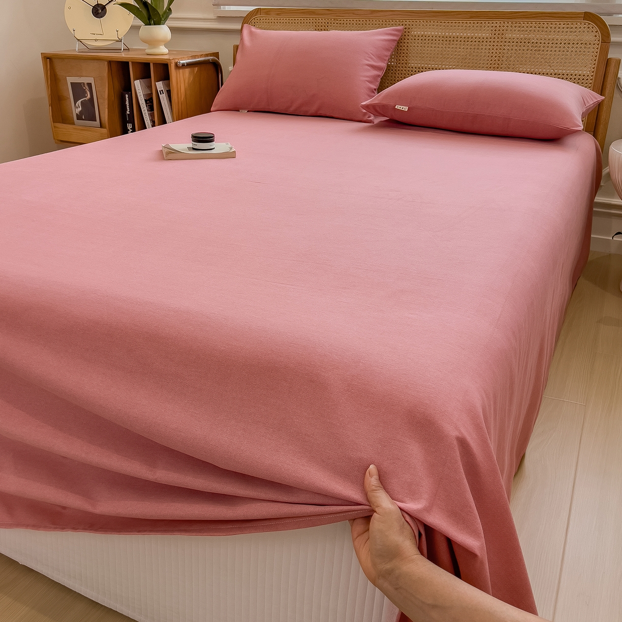 91家纺网 家纺一手货源 找家纺 芃成家纺 2025新款原棉生态磨毛单床单 珊瑚粉