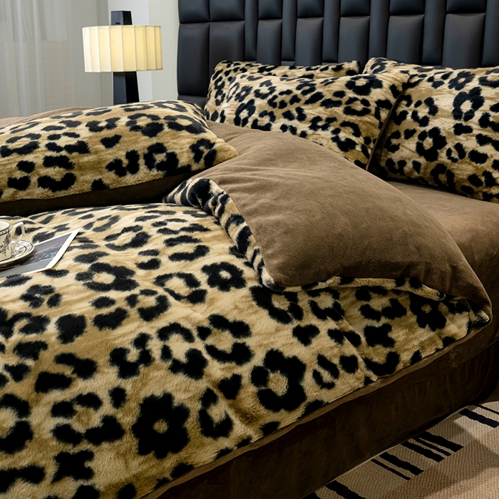 91家纺网 家纺一手货源 找家纺 元禾家纺 2025新款法式美拉德高克重兔毛床盖款四件套兔毛简单款 豹纹咖