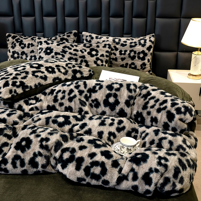 91家纺网 家纺一手货源 找家纺 元禾家纺 2025新款法式美拉德高克重兔毛床盖款四件套兔毛简单款 豹纹灰