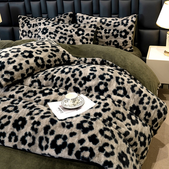 91家纺网 家纺一手货源 找家纺 元禾家纺 2025新款法式美拉德高克重兔毛床盖款四件套兔毛简单款 豹纹灰