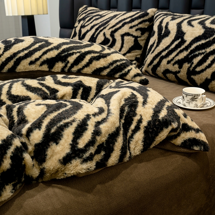 91家纺网 家纺一手货源 找家纺 元禾家纺 2025新款法式美拉德高克重兔毛床盖款四件套兔毛简单款 虎纹