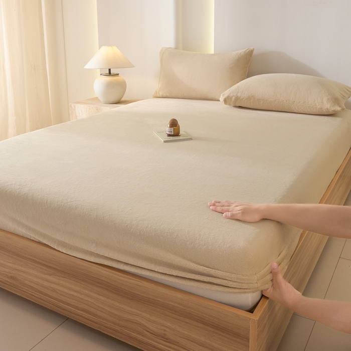 91家纺网 家纺一手货源 找家纺 小叮当家纺仓储工厂店 2025新款牛奶绒简约纯色单床笠 床笠单件 米杏-cl