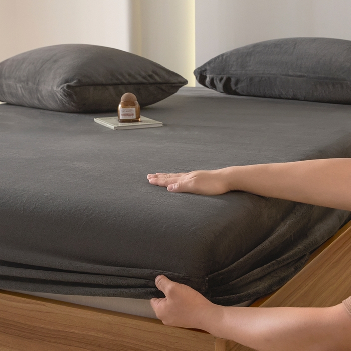 91家纺网 家纺一手货源 找家纺 小叮当家纺仓储工厂店 2025新款牛奶绒简约纯色单床笠 床笠单件 桃粉-cl