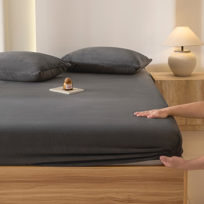 91家纺网 家纺一手货源 找家纺 小叮当家纺仓储工厂店 2025新款牛奶绒简约纯色单床笠 床笠单件 桃粉-cl