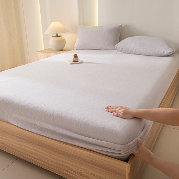 91家纺网 家纺一手货源 找家纺 （总）小叮当家纺仓储工厂店 2025新款牛奶绒简约纯色单床笠 床笠单件