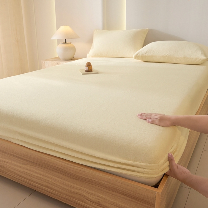 91家纺网 家纺一手货源 找家纺 小叮当家纺仓储工厂店 2025新款牛奶绒简约纯色单床笠 床笠单件 奶昔黄-cl