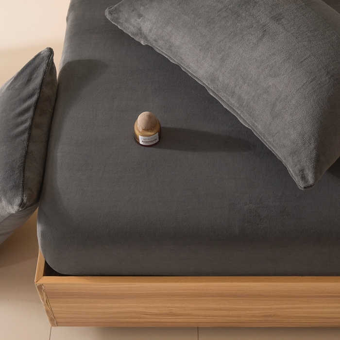 91家纺网 家纺一手货源 找家纺 小叮当家纺仓储工厂店 2025新款牛奶绒简约纯色单床笠 床笠单件 桃粉-cl