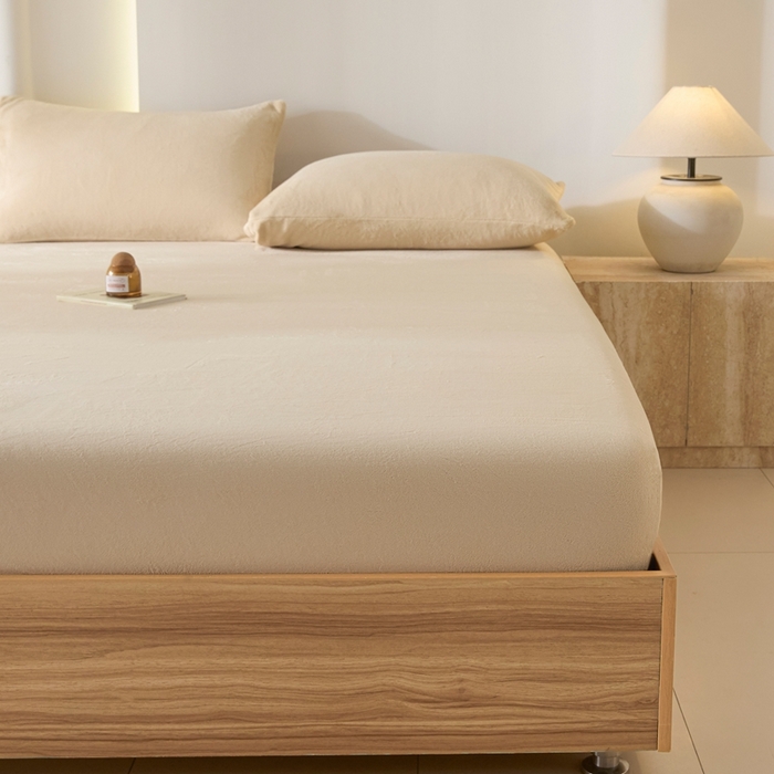 91家纺网 家纺一手货源 找家纺 小叮当家纺仓储工厂店 2025新款牛奶绒简约纯色单床笠 床笠单件 米杏-cl