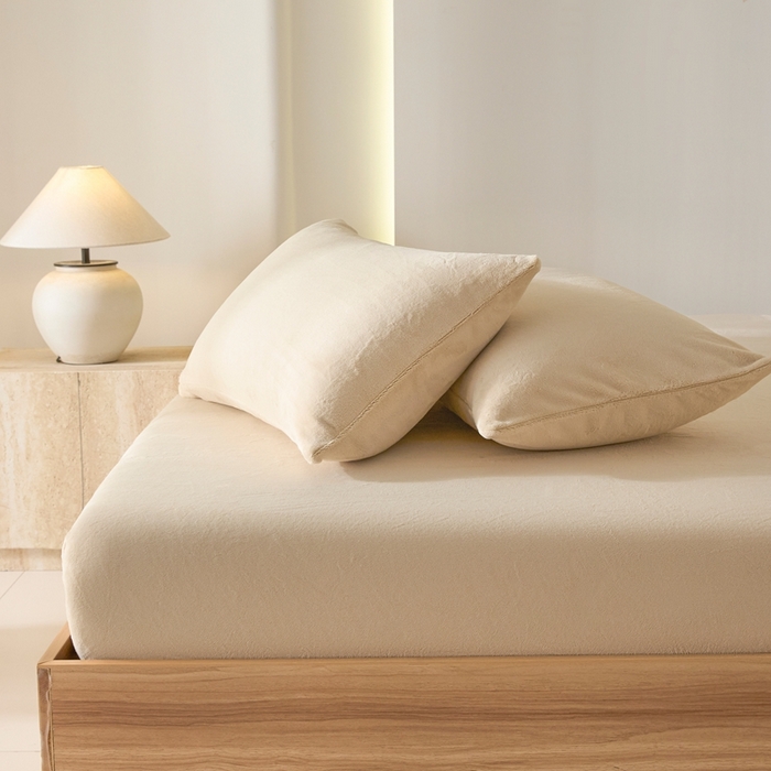 91家纺网 家纺一手货源 找家纺 小叮当家纺仓储工厂店 2025新款牛奶绒简约纯色单床笠 床笠单件 米杏-cl