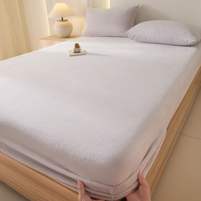 91家纺网 家纺一手货源 找家纺 小叮当家纺仓储工厂店 2025新款牛奶绒简约纯色单床笠 床笠单件 浅米灰-cl