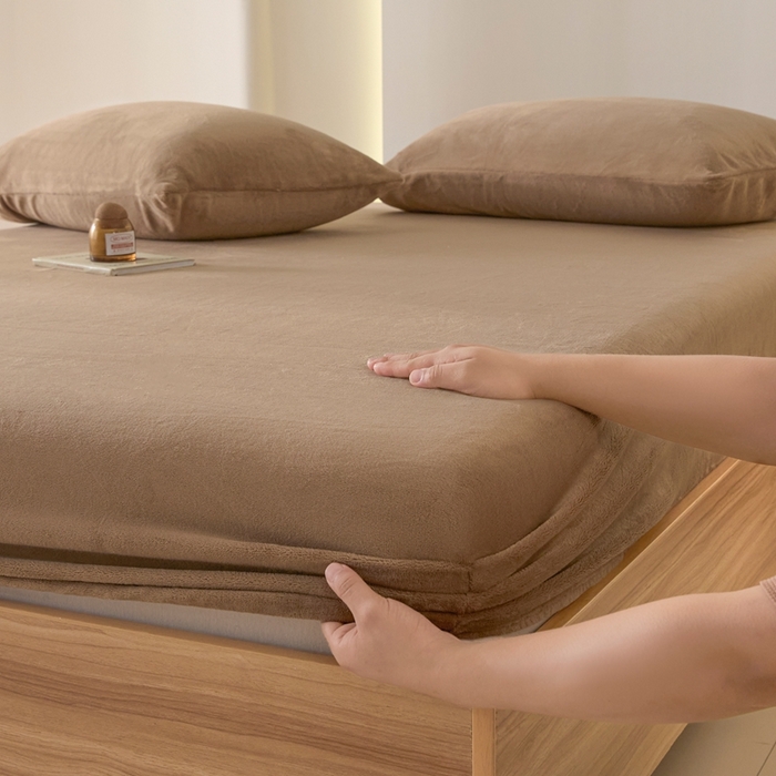 91家纺网 家纺一手货源 找家纺 小叮当家纺仓储工厂店 2025新款牛奶绒简约纯色单床笠 床笠单件 奶茶咖-cl