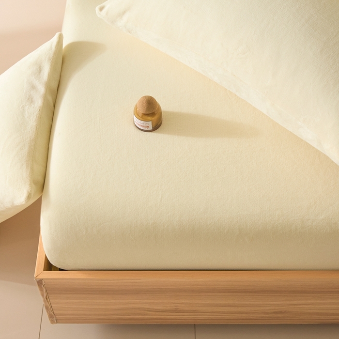 91家纺网 家纺一手货源 找家纺 小叮当家纺仓储工厂店 2025新款牛奶绒简约纯色单床笠 床笠单件 奶昔黄-cl