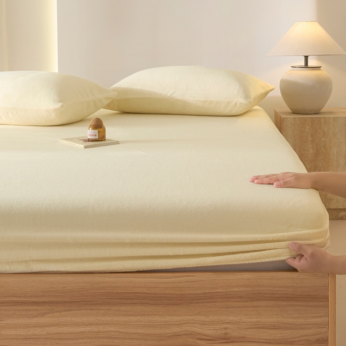 91家纺网 家纺一手货源 找家纺 小叮当家纺仓储工厂店 2025新款牛奶绒简约纯色单床笠 床笠单件 奶昔黄-cl