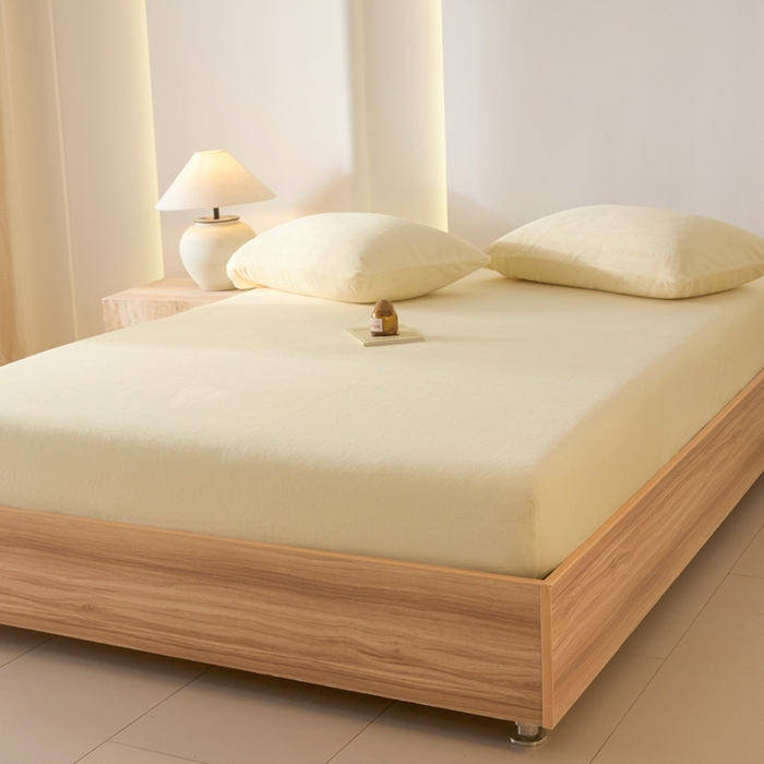 91家纺网 家纺一手货源 找家纺 小叮当家纺仓储工厂店 2025新款牛奶绒简约纯色单床笠 床笠单件 奶昔黄-cl