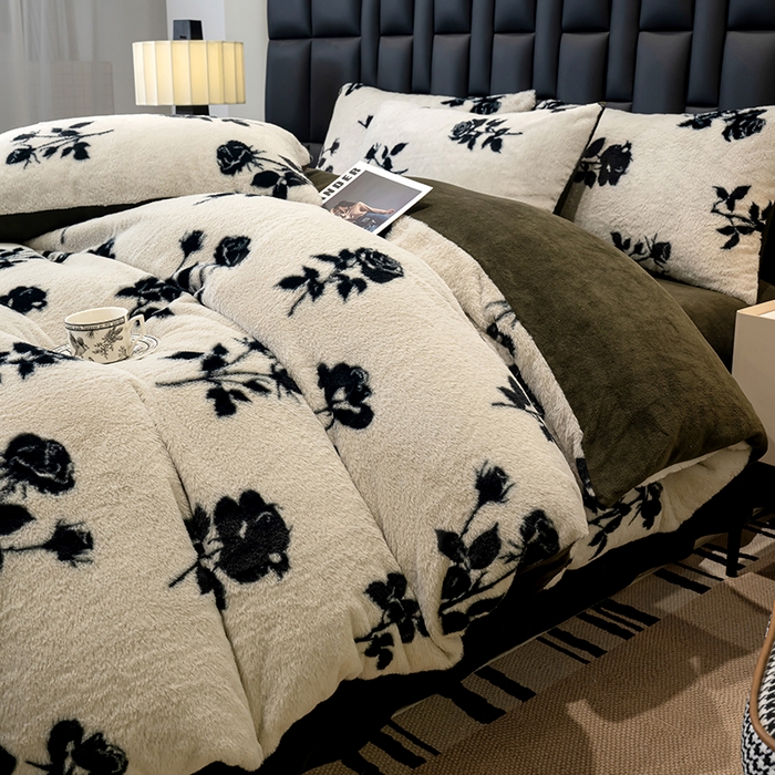 91家纺网 家纺一手货源 找家纺 元禾家纺 2025新款法式美拉德高克重兔毛床盖款四件套兔毛简单款 玫瑰白