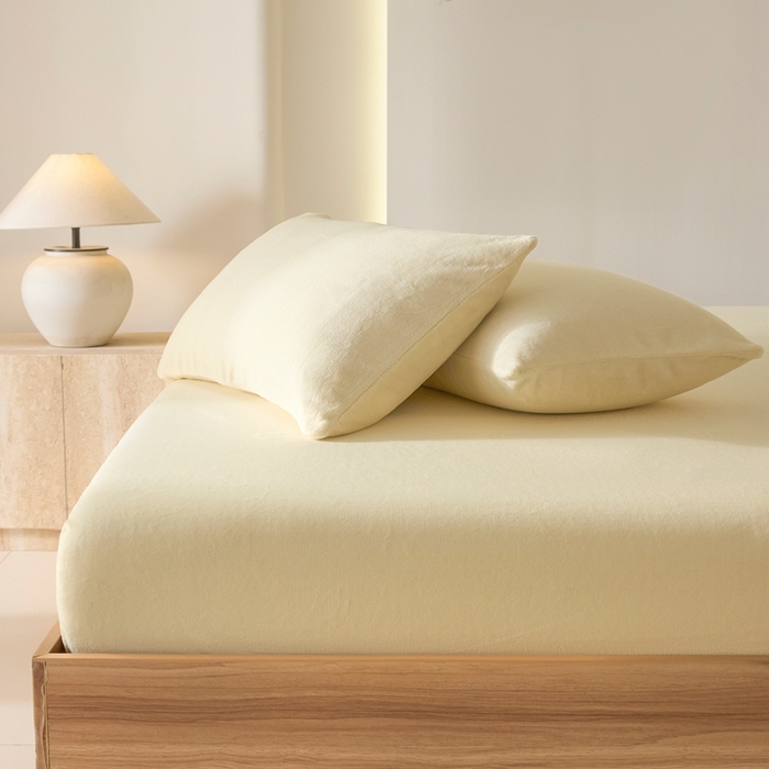 91家纺网 家纺一手货源 找家纺 小叮当家纺仓储工厂店 2025新款牛奶绒简约纯色单床笠 床笠单件 奶昔黄-cl