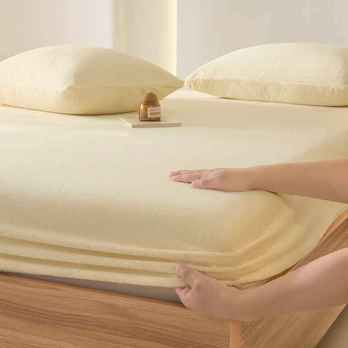 91家纺网 家纺一手货源 找家纺 小叮当家纺仓储工厂店 2025新款牛奶绒简约纯色单床笠 床笠单件 奶昔黄-cl