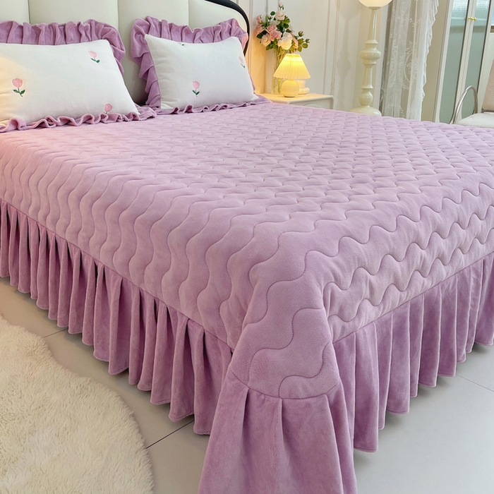 91家纺网 家纺一手货源 找家纺 茉保家纺 2025新款高克重9.5斤婴儿绒牛奶绒绣花夹棉床盖四件套 郁金香-白拼紫