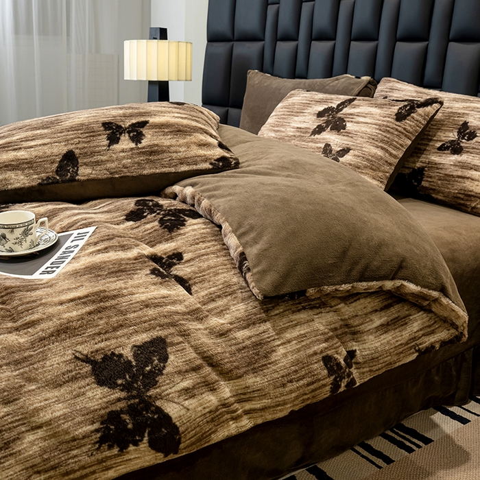 91家纺网 家纺一手货源 找家纺 元禾家纺 2025新款法式美拉德高克重兔毛床盖款四件套兔毛简单款 蝶舞咖