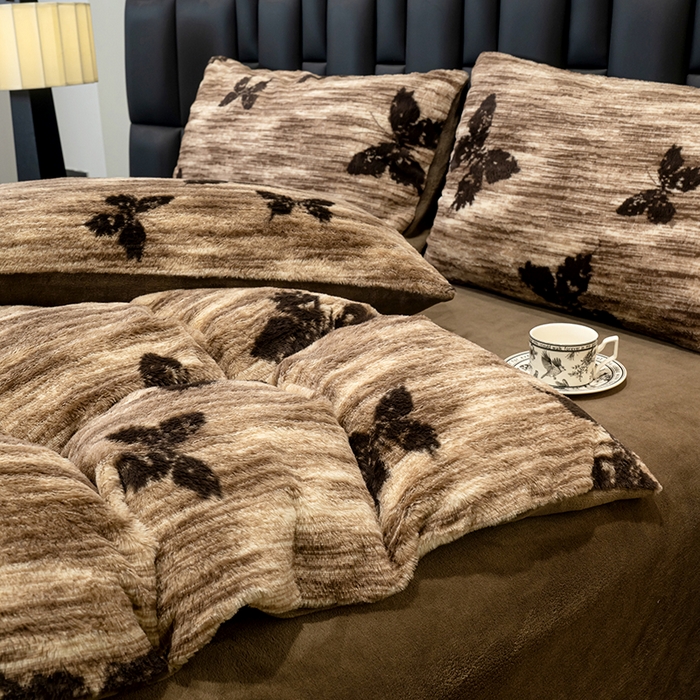 91家纺网 家纺一手货源 找家纺 元禾家纺 2025新款法式美拉德高克重兔毛床盖款四件套兔毛简单款 蝶舞咖