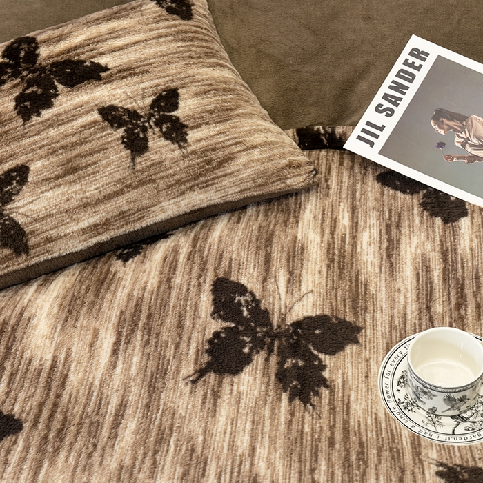 91家纺网 家纺一手货源 找家纺 元禾家纺 2025新款法式美拉德高克重兔毛床盖款四件套兔毛简单款 蝶舞咖