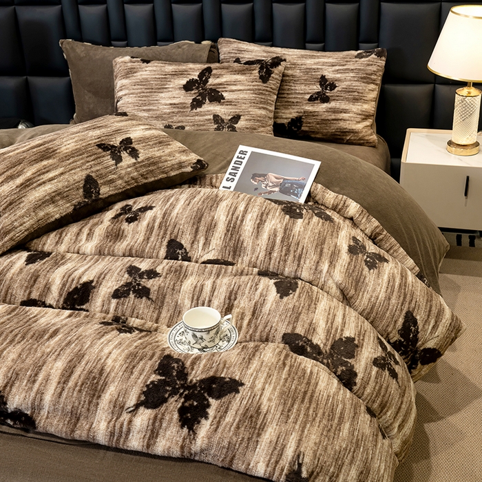 91家纺网 家纺一手货源 找家纺 元禾家纺 2025新款法式美拉德高克重兔毛床盖款四件套兔毛简单款 蝶舞咖