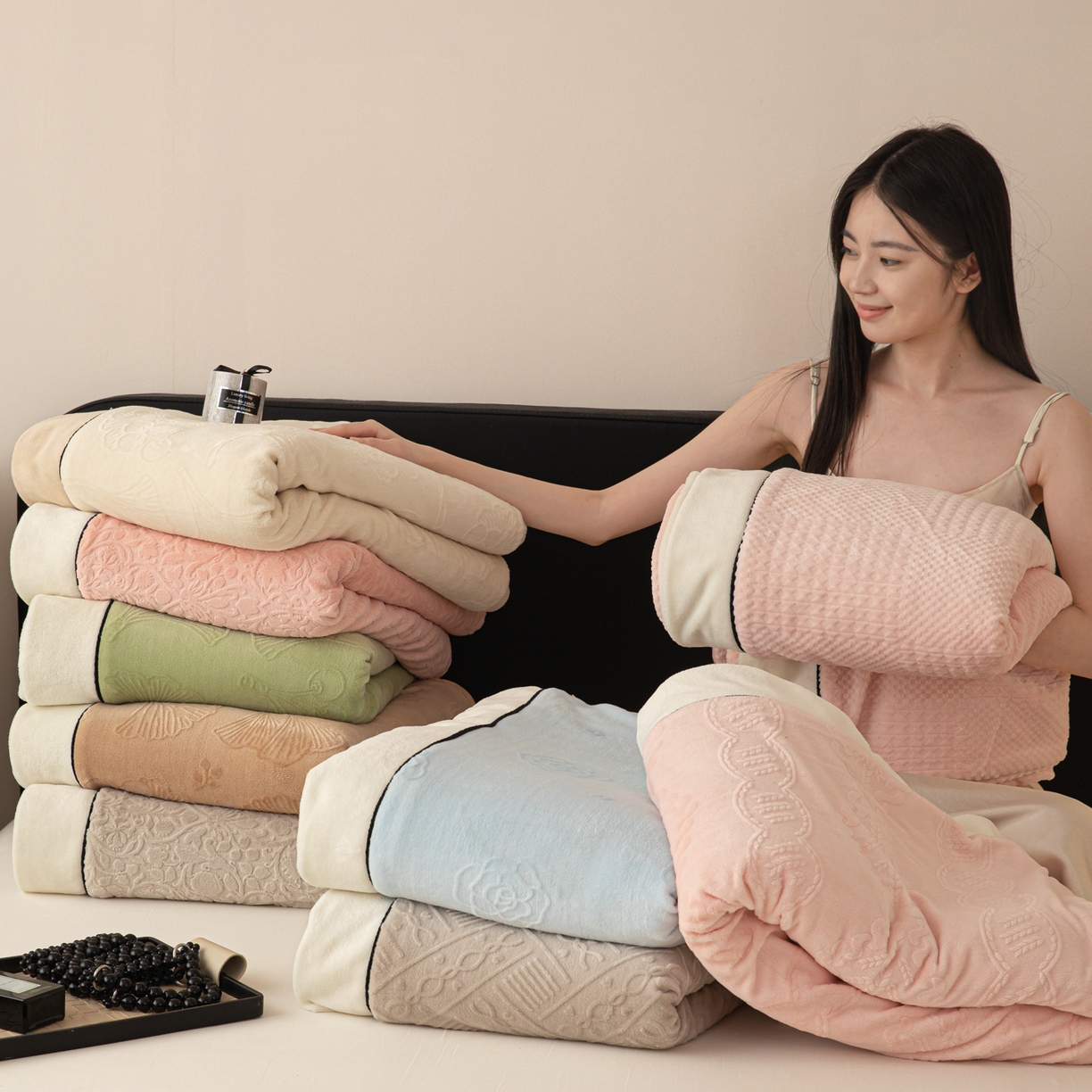 91家纺网 家纺一手货源 找家纺 （总）典曼家纺 2025新款A类纯色雕花牛奶绒四件套