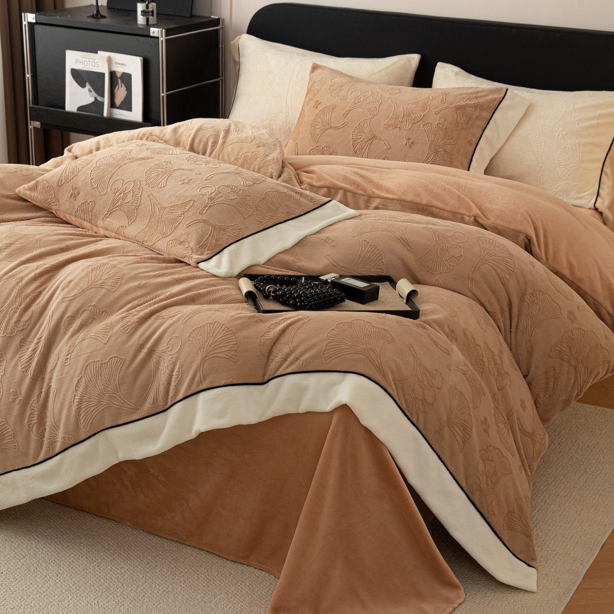 91家纺网 家纺一手货源 找家纺 （总）典曼家纺 2025新款A类纯色雕花牛奶绒四件套