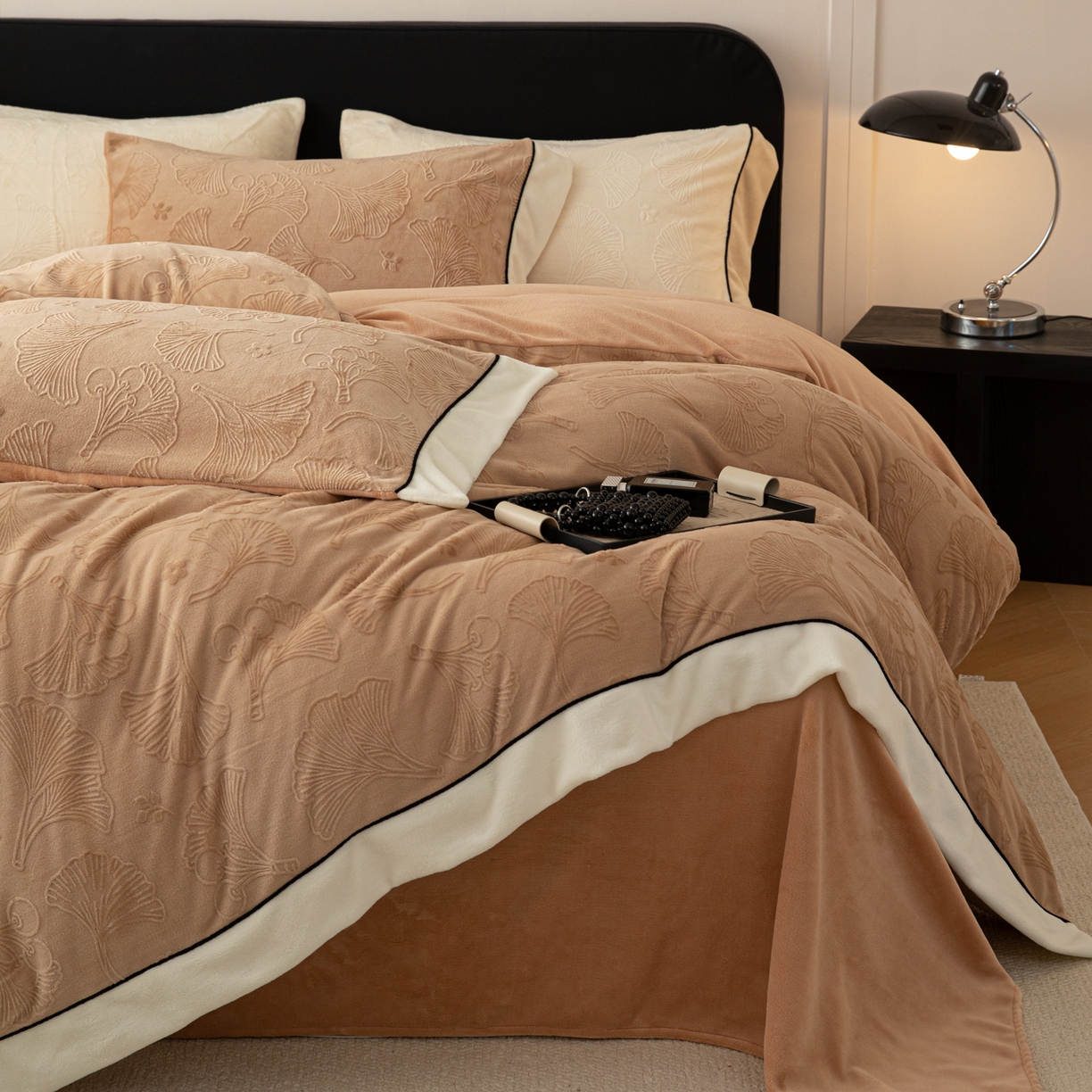 91家纺网 家纺一手货源 找家纺 （总）典曼家纺 2025新款A类纯色雕花牛奶绒四件套