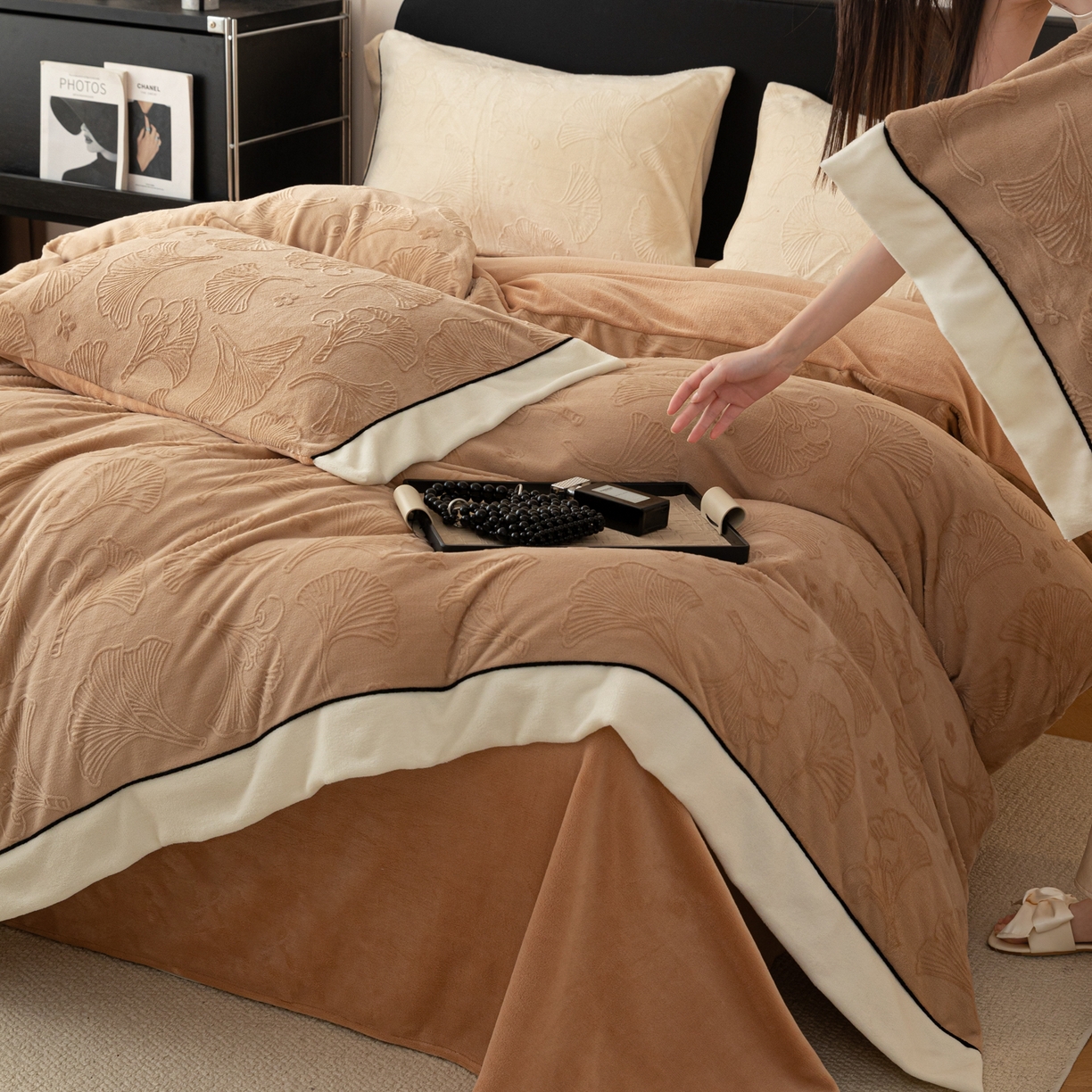 91家纺网 家纺一手货源 找家纺 （总）典曼家纺 2025新款A类纯色雕花牛奶绒四件套