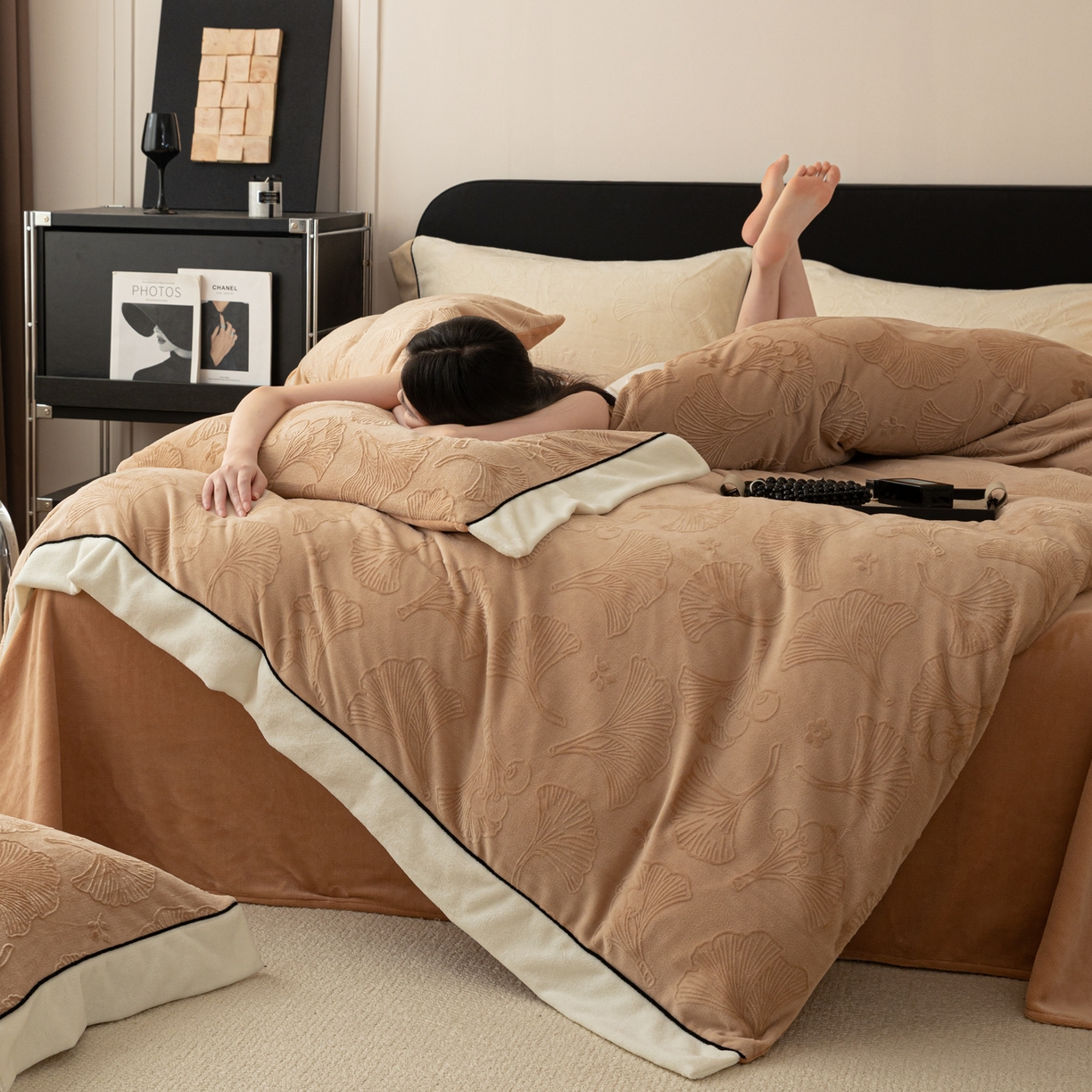 91家纺网 家纺一手货源 找家纺 （总）典曼家纺 2025新款A类纯色雕花牛奶绒四件套