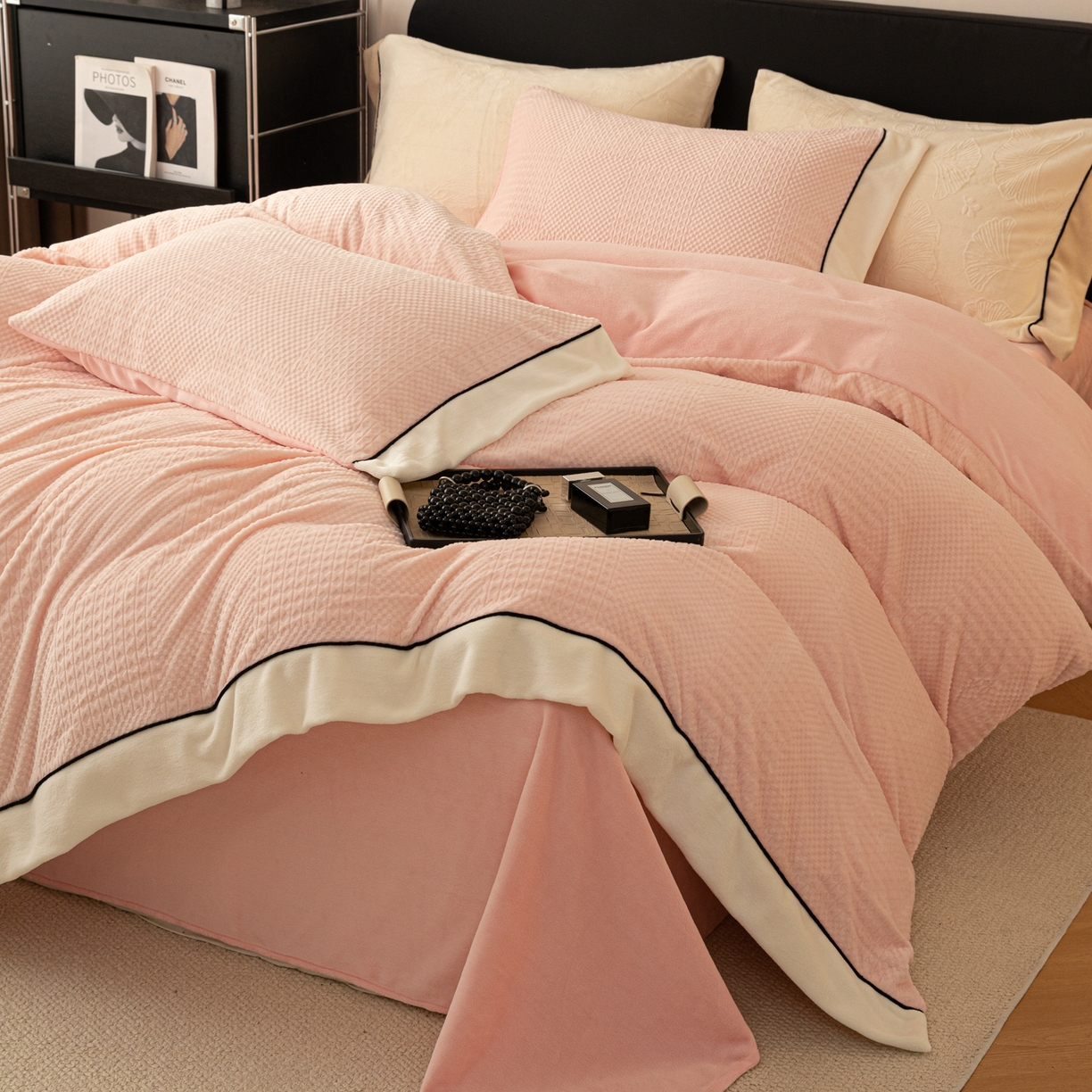 91家纺网 家纺一手货源 找家纺 典曼家纺 2025新款A类纯色雕花牛奶绒四件套 简希