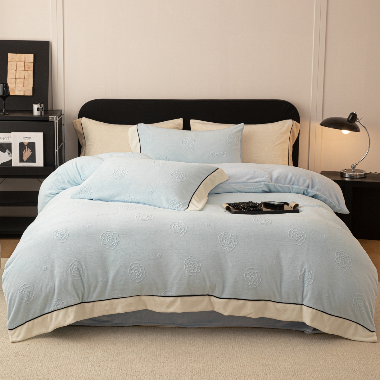 91家纺网 家纺一手货源 找家纺 典曼家纺 2025新款A类纯色雕花牛奶绒四件套 妮可