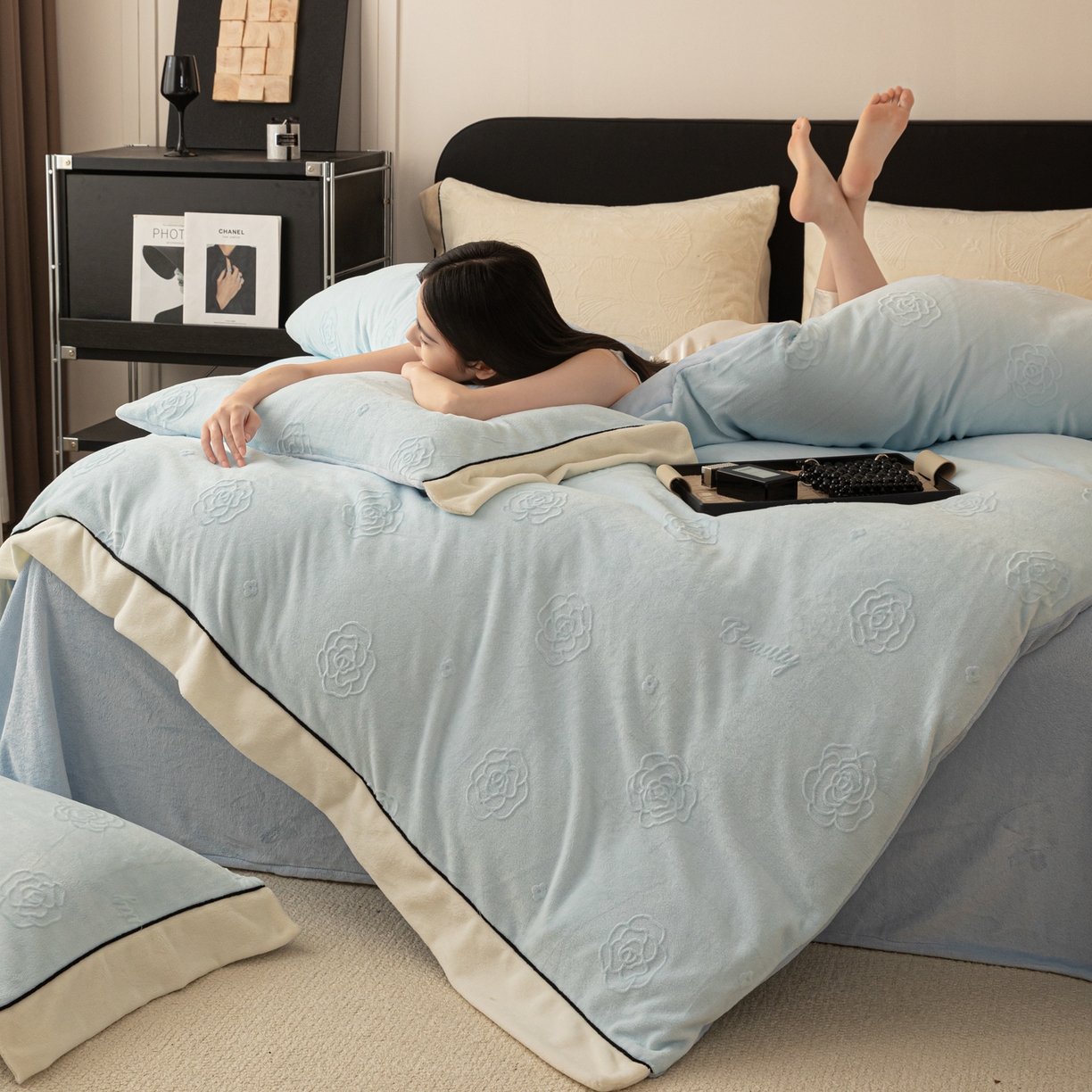 91家纺网 家纺一手货源 找家纺 典曼家纺 2025新款A类纯色雕花牛奶绒四件套 妮可