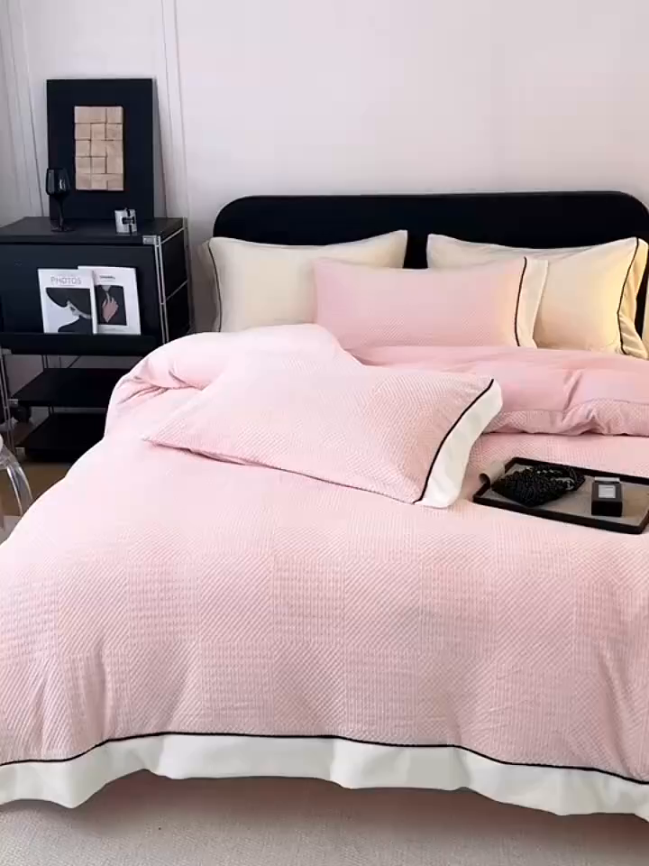 91家纺网 家纺一手货源 找家纺 典曼家纺 2025新款A类纯色雕花牛奶绒四件套 简希