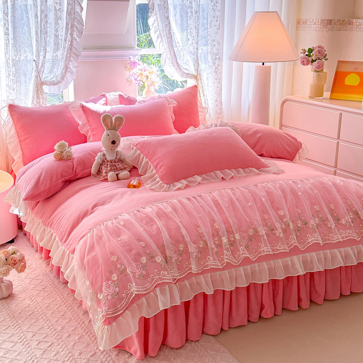 91家纺网 家纺一手货源 找家纺 （总）后庭寝室 2025新款高克重牛奶绒公主风床裙四件套-甜心系列