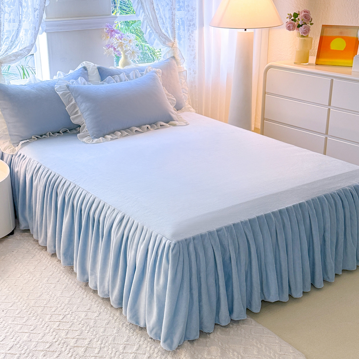 91家纺网 家纺一手货源 找家纺 后庭寝室 2025新款高克重牛奶绒公主风床裙四件套-甜心系列 甜心-浅蓝