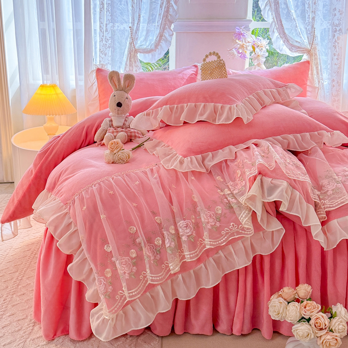 91家纺网 家纺一手货源 找家纺 （总）后庭寝室 2025新款高克重牛奶绒公主风床裙四件套-甜心系列