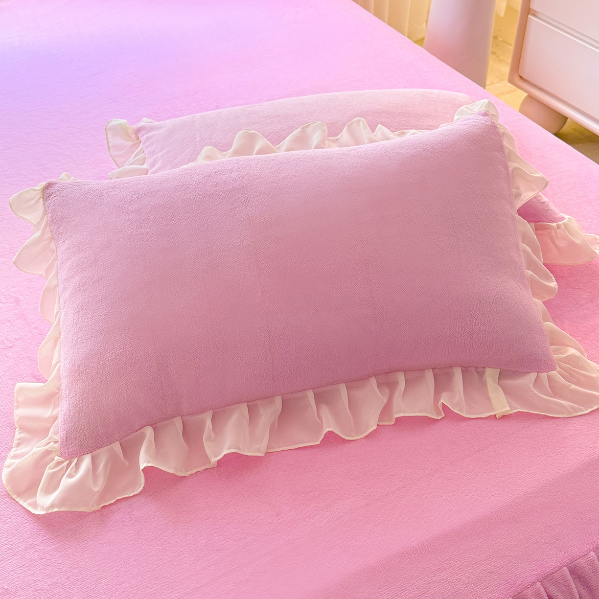 91家纺网 家纺一手货源 找家纺 后庭寝室 2025新款高克重牛奶绒公主风床裙四件套-甜心系列 甜心-浅粉