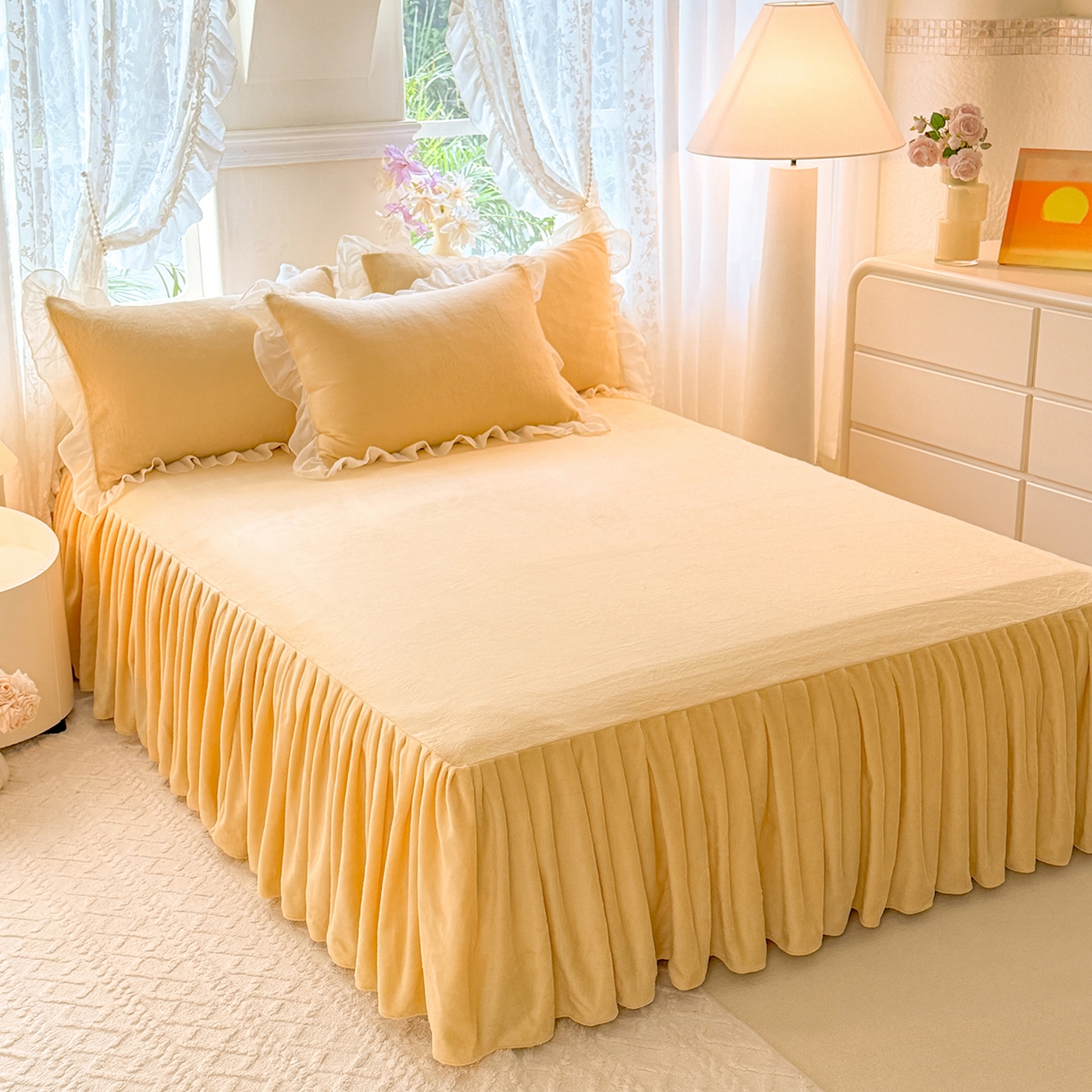 91家纺网 家纺一手货源 找家纺 后庭寝室 2025新款高克重牛奶绒公主风床裙四件套-甜心系列 甜心-嫩黄