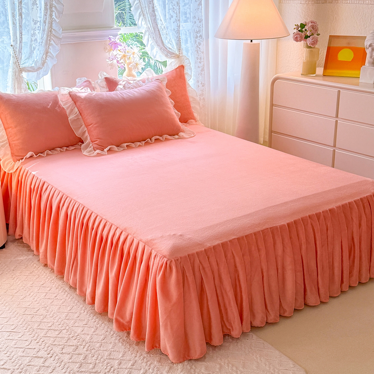 91家纺网 家纺一手货源 找家纺 后庭寝室 2025新款高克重牛奶绒公主风床裙四件套-甜心系列 甜心-玉色