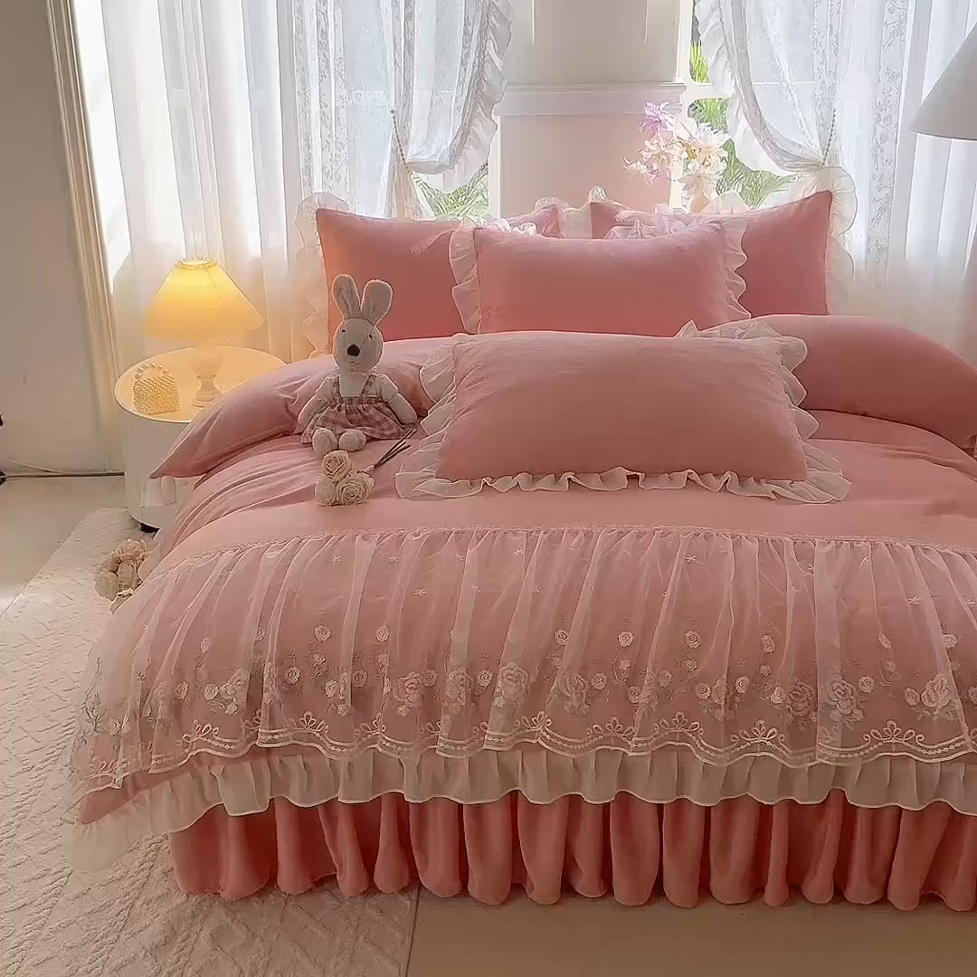 91家纺网 家纺一手货源 找家纺 后庭寝室 2025新款高克重牛奶绒公主风床裙四件套-甜心系列 甜心-玉色
