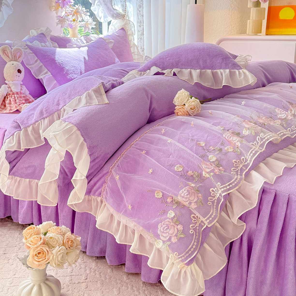 91家纺网 家纺一手货源 找家纺 后庭寝室 2025新款高克重牛奶绒公主风床裙四件套-甜心系列 甜心-浅紫