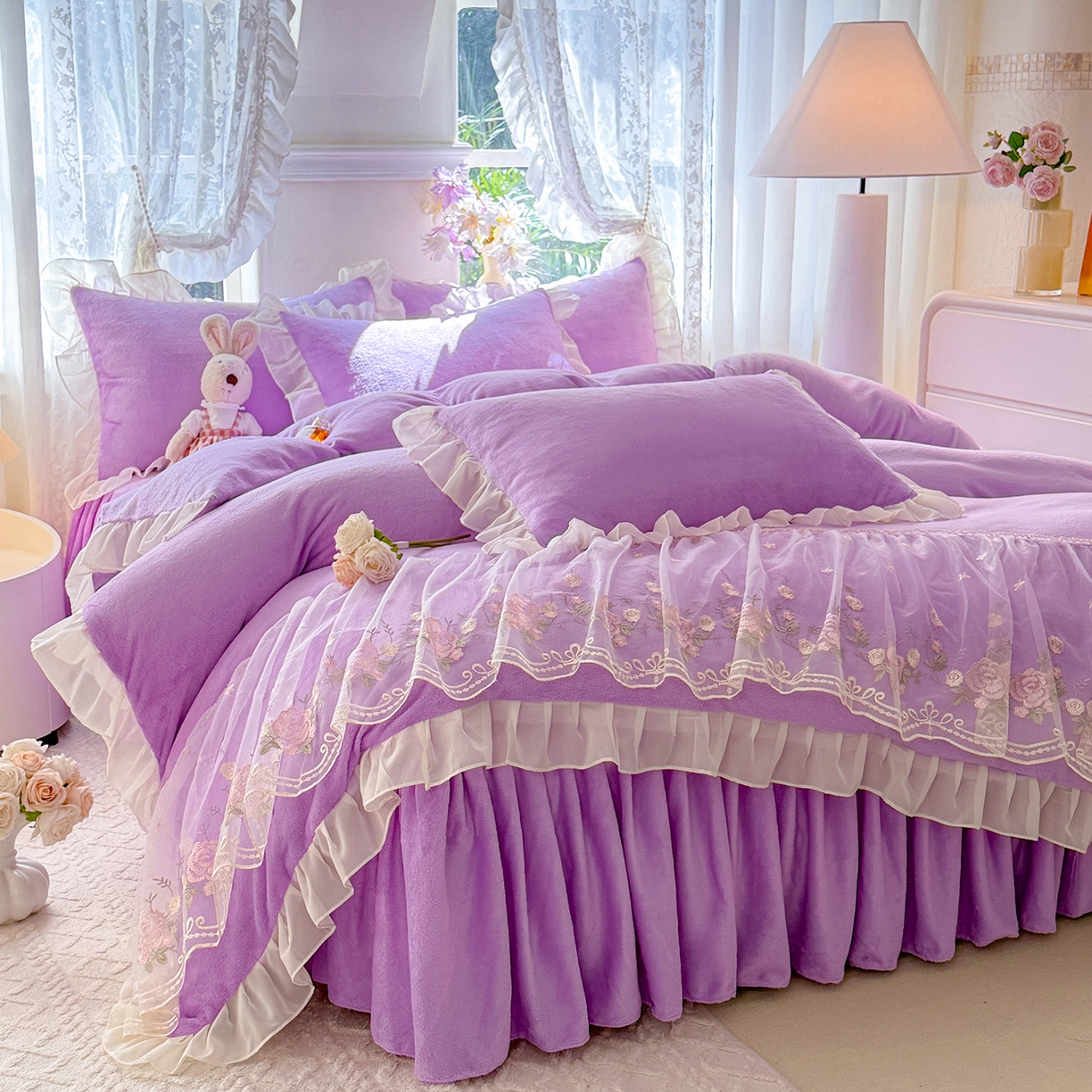 91家纺网 家纺一手货源 找家纺 后庭寝室 2025新款高克重牛奶绒公主风床裙四件套-甜心系列 甜心-浅紫